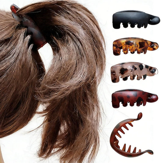 Generic leopard front view showing compact clip and stylish pattern benefit: on-trend look