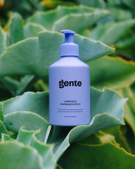 GENTE pump dispensing lotion highlighting convenient application and non-greasy feel