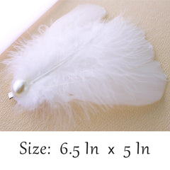 GIYAWA clip held between fingers demonstrating size and comfortable fit