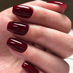 GLAMERMAID close cuticle fit detail showing seamless edge and lifted confidence