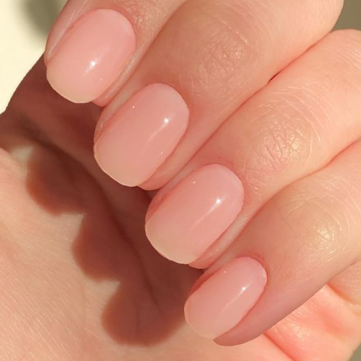 GLAMERMAID close-up of gel-like shine and salon texture benefit