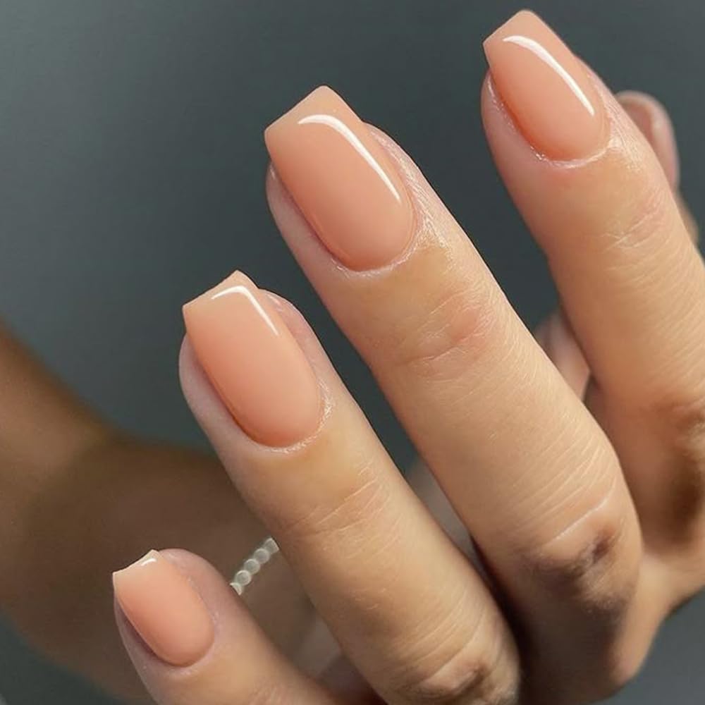 GLAMERMAID close-up of gel-like topcoat delivering glossy salon finish