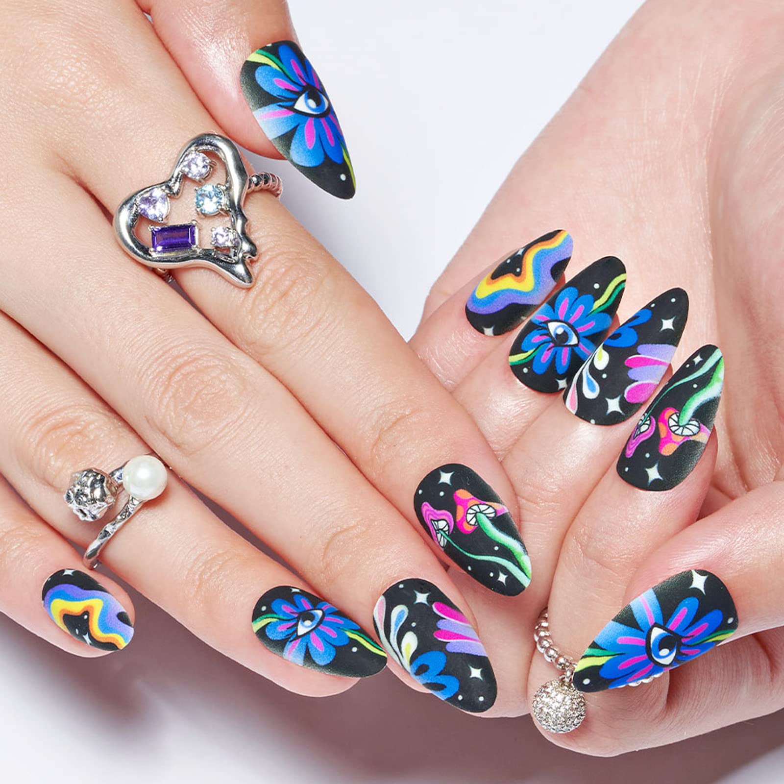 GLAMERMAID front packaging showing themed nails and kit benefits