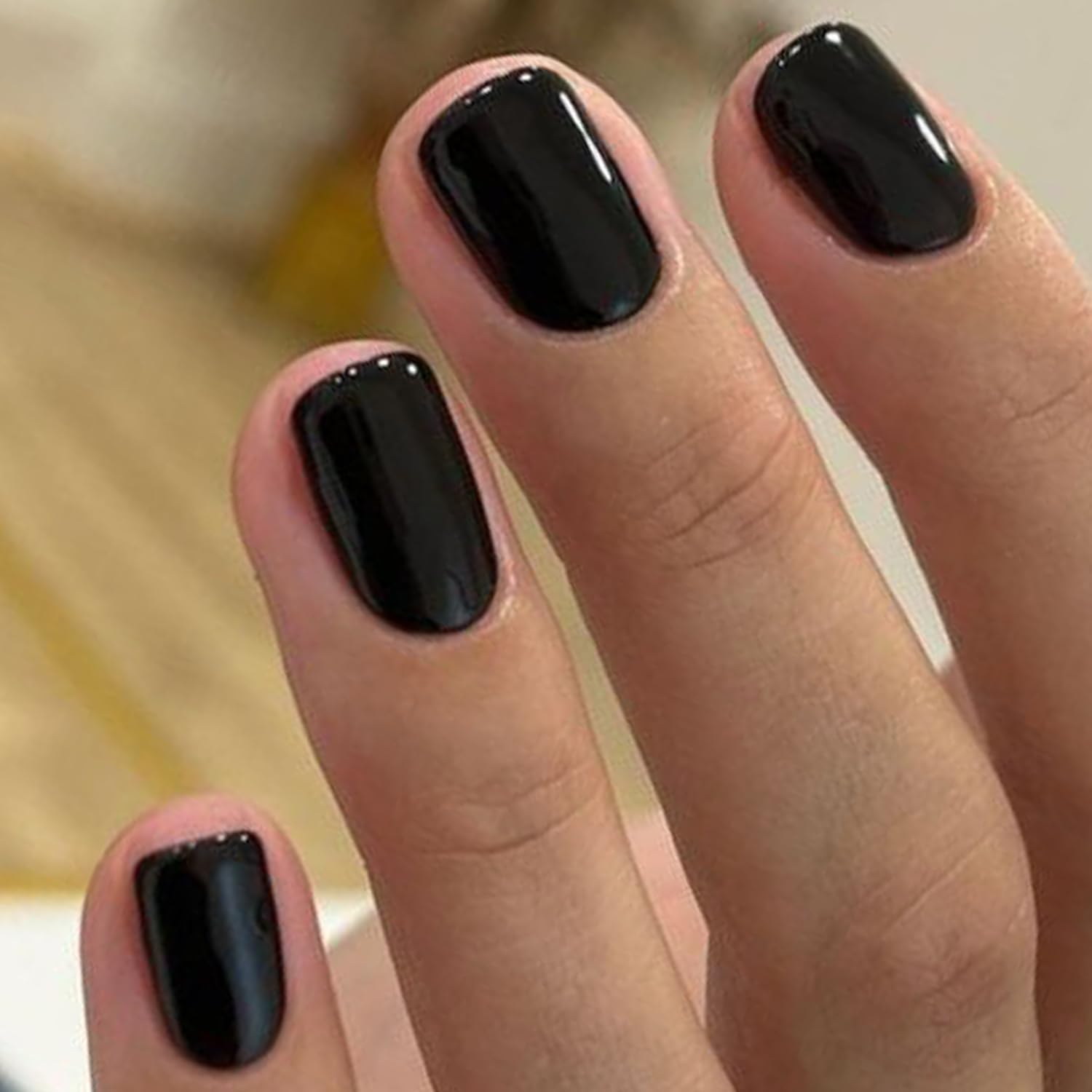 GLAMERMAID close-up of tip showing thicker edge for durability benefit: chip resistance