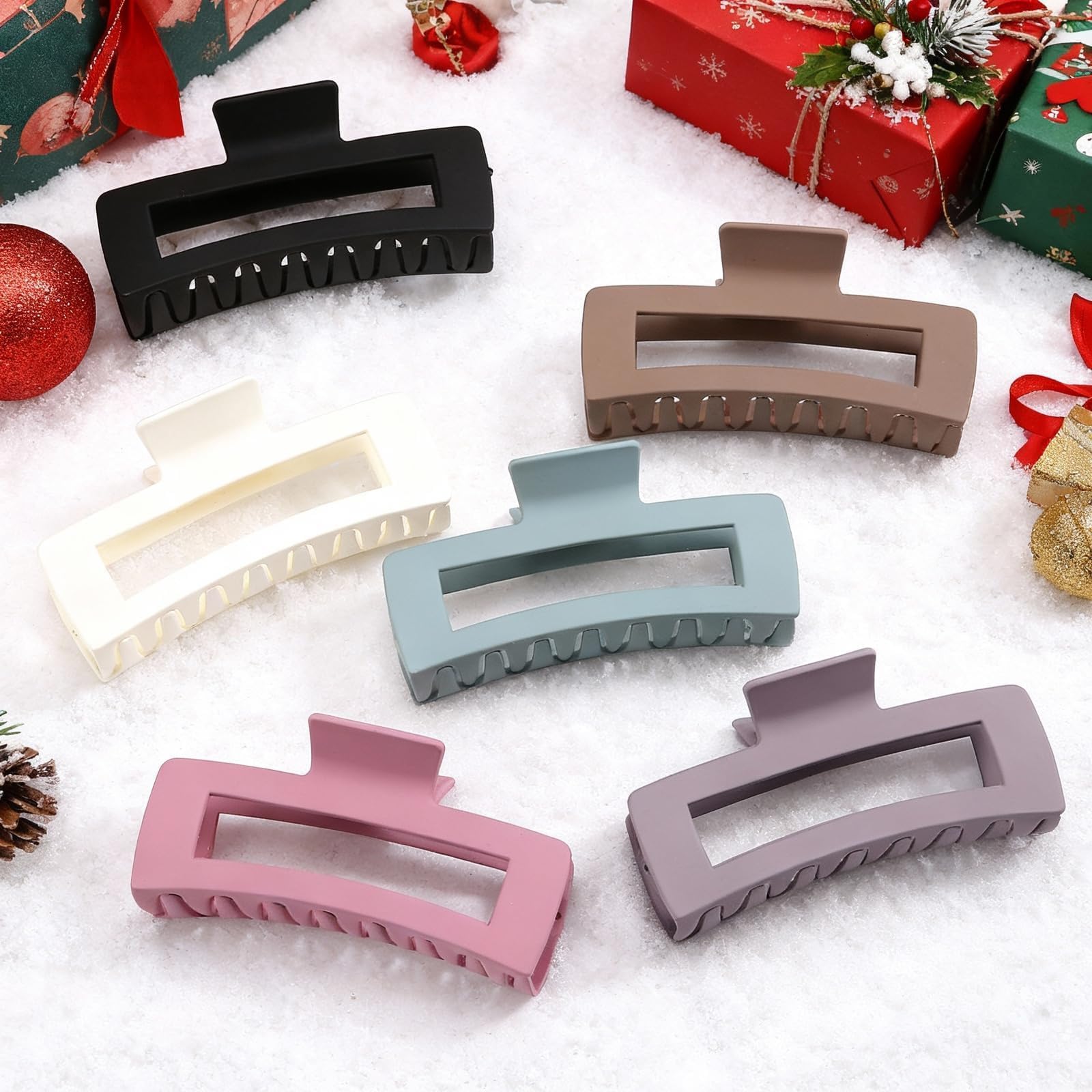 Glaudmeiss clips paired with outfit showing stylish accessory for everyday wear