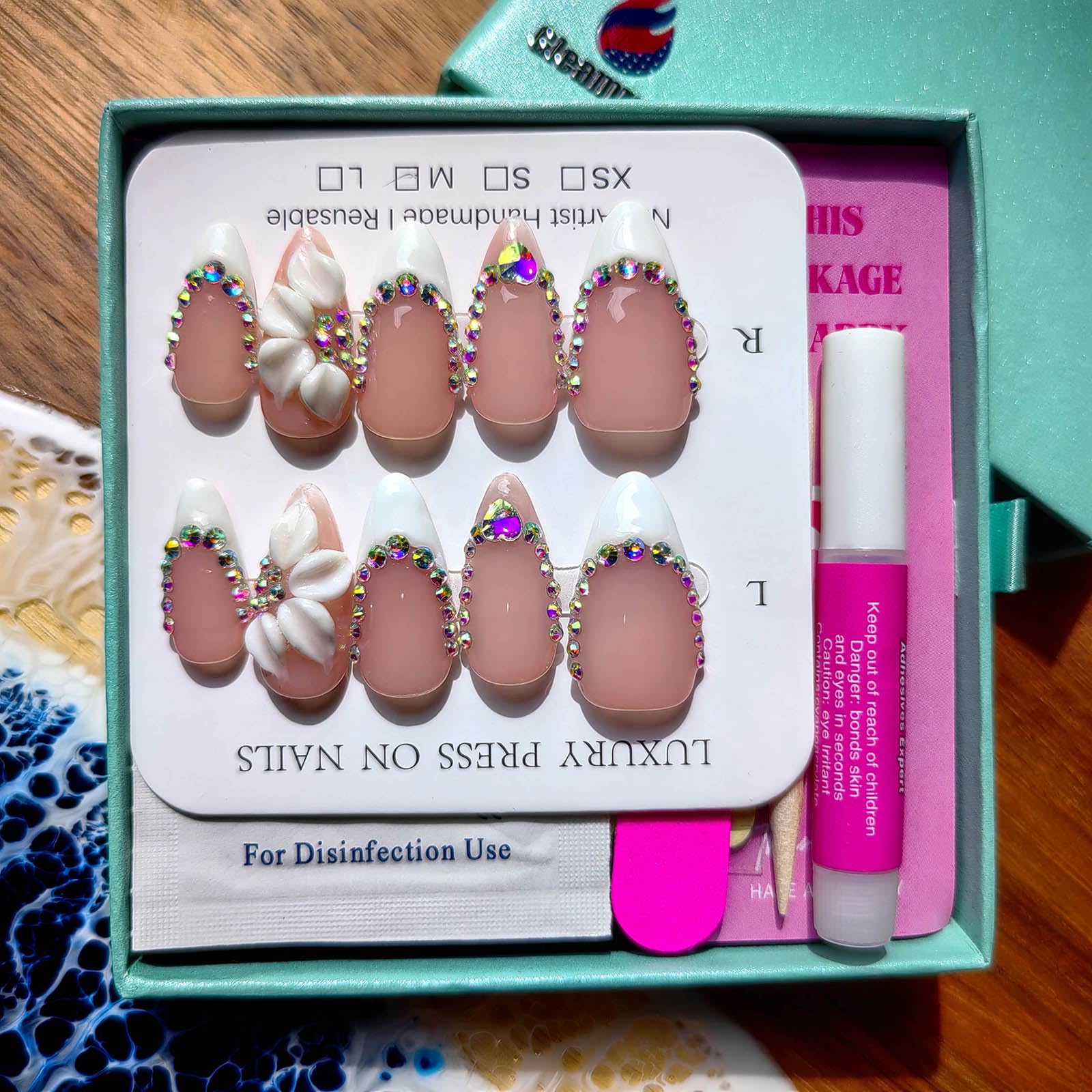Gleamrain size comparison with ruler showing M size fit and easy selection