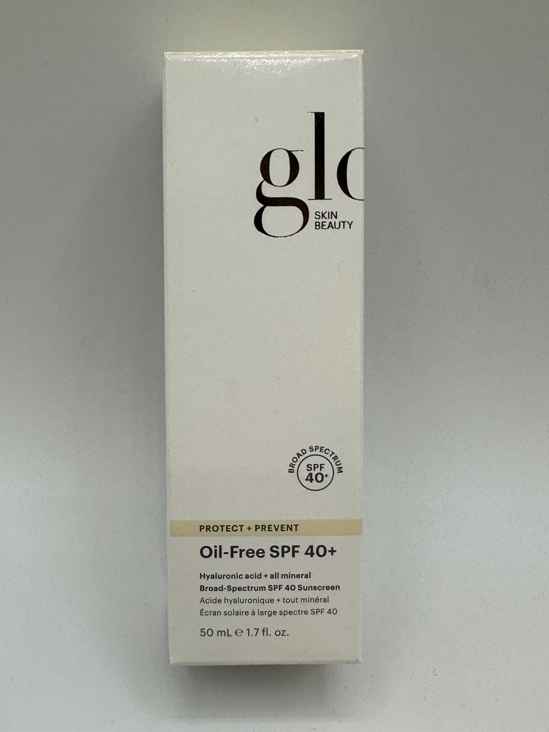 Glo Skin Beauty cap and nozzle detail, easy-dispense design for hygienic application benefit