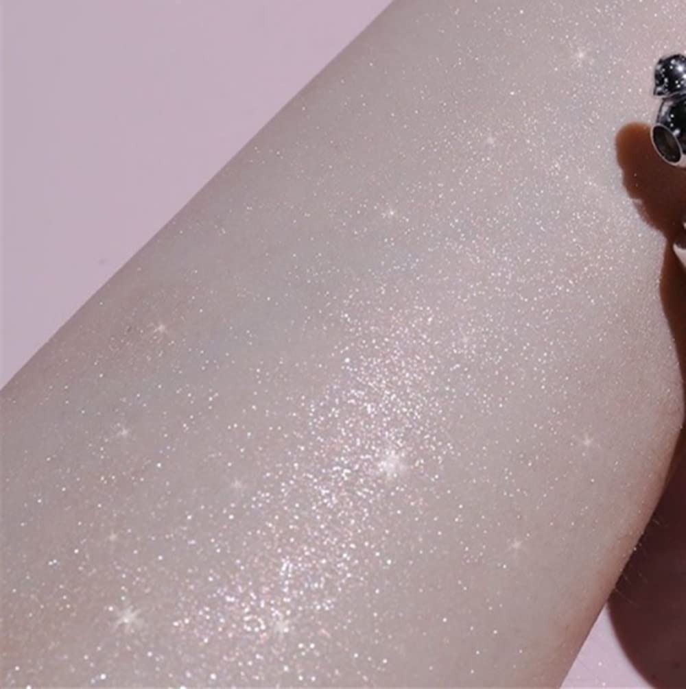 Go Ho glitter applied on hair highlights, brand adds luminous dimension