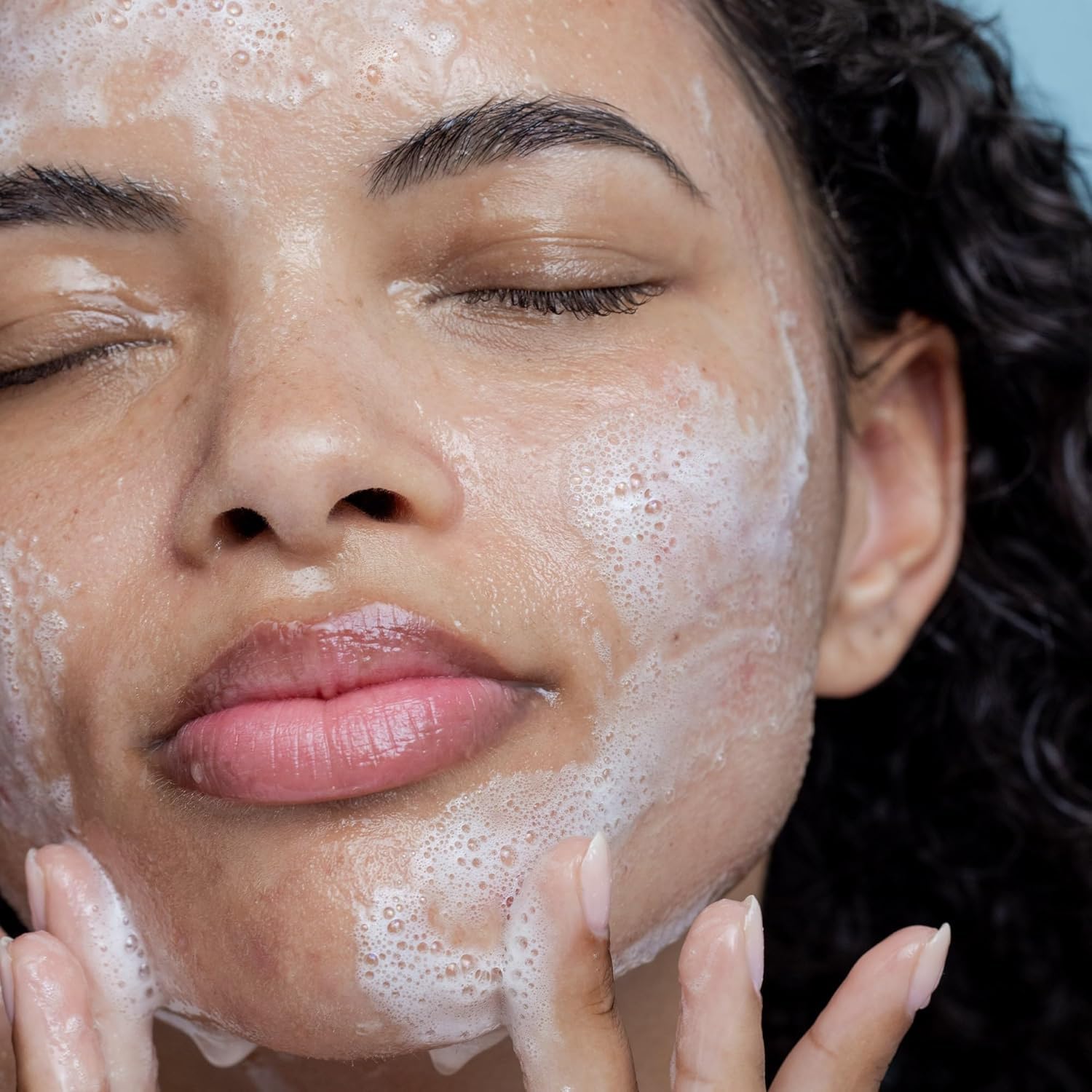 Gunilla Super Shammy removing makeup during use to show thorough cleanser benefit