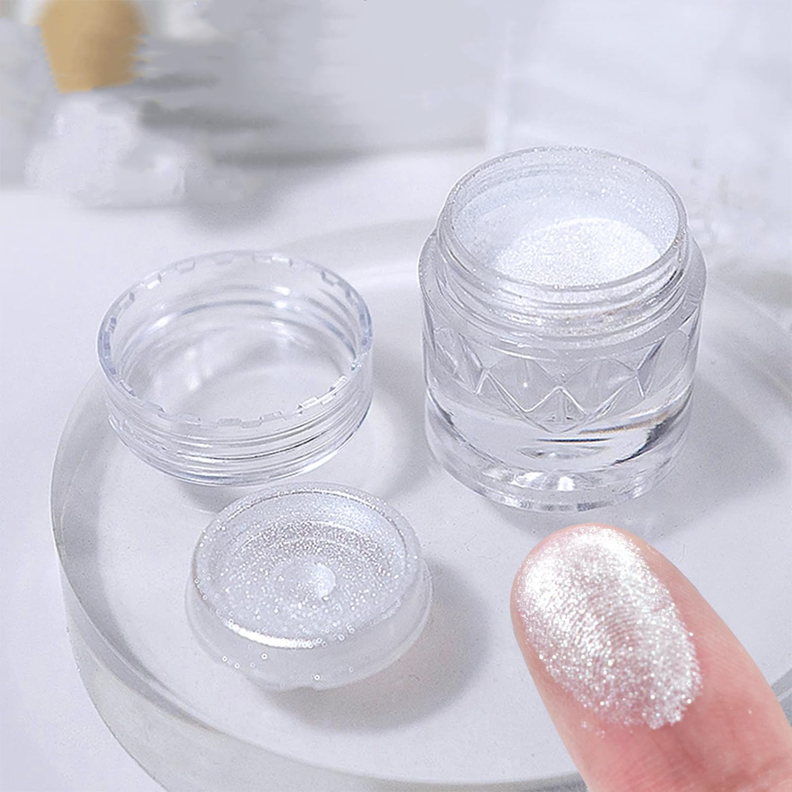GZMAYUEN scale image with fingers showing container size and ease-of-use benefit