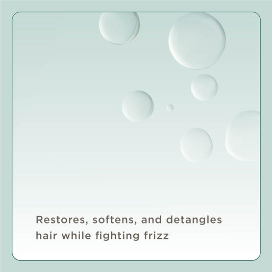 Hairitage spray nozzle close-up demonstrating smooth mist application for quick detangling
