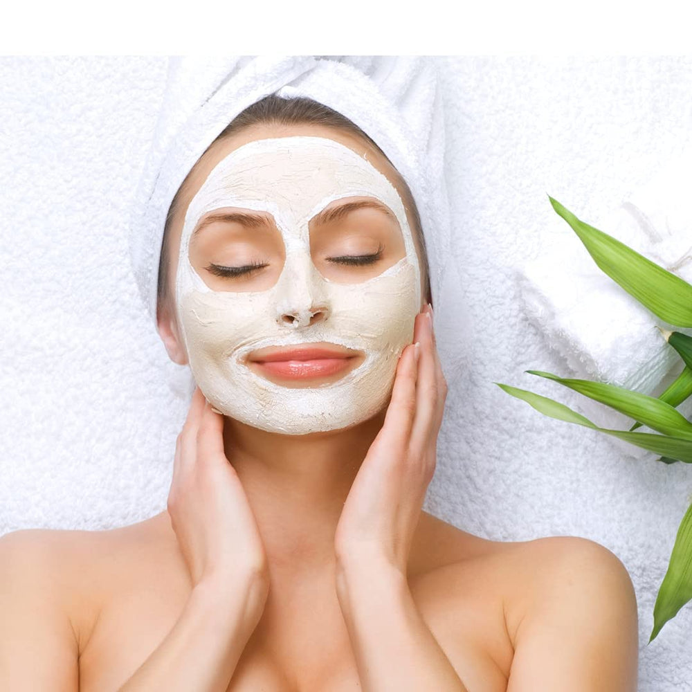 HalalEveryDay powder on spoon demonstrating measured portioning for DIY masks and precise use