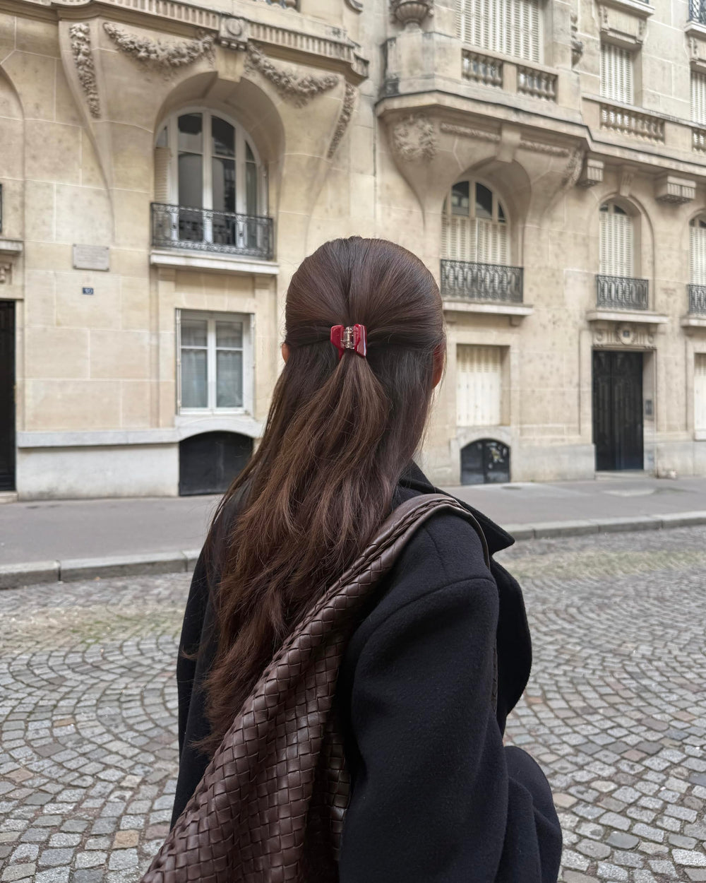 Hana Mia worn with casual outfit showing chic, everyday style boost