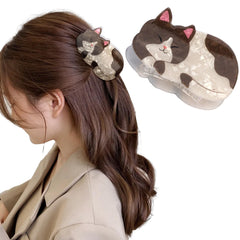 Hapdoo front view of cat-shaped hair clip showing cute design and secure hold