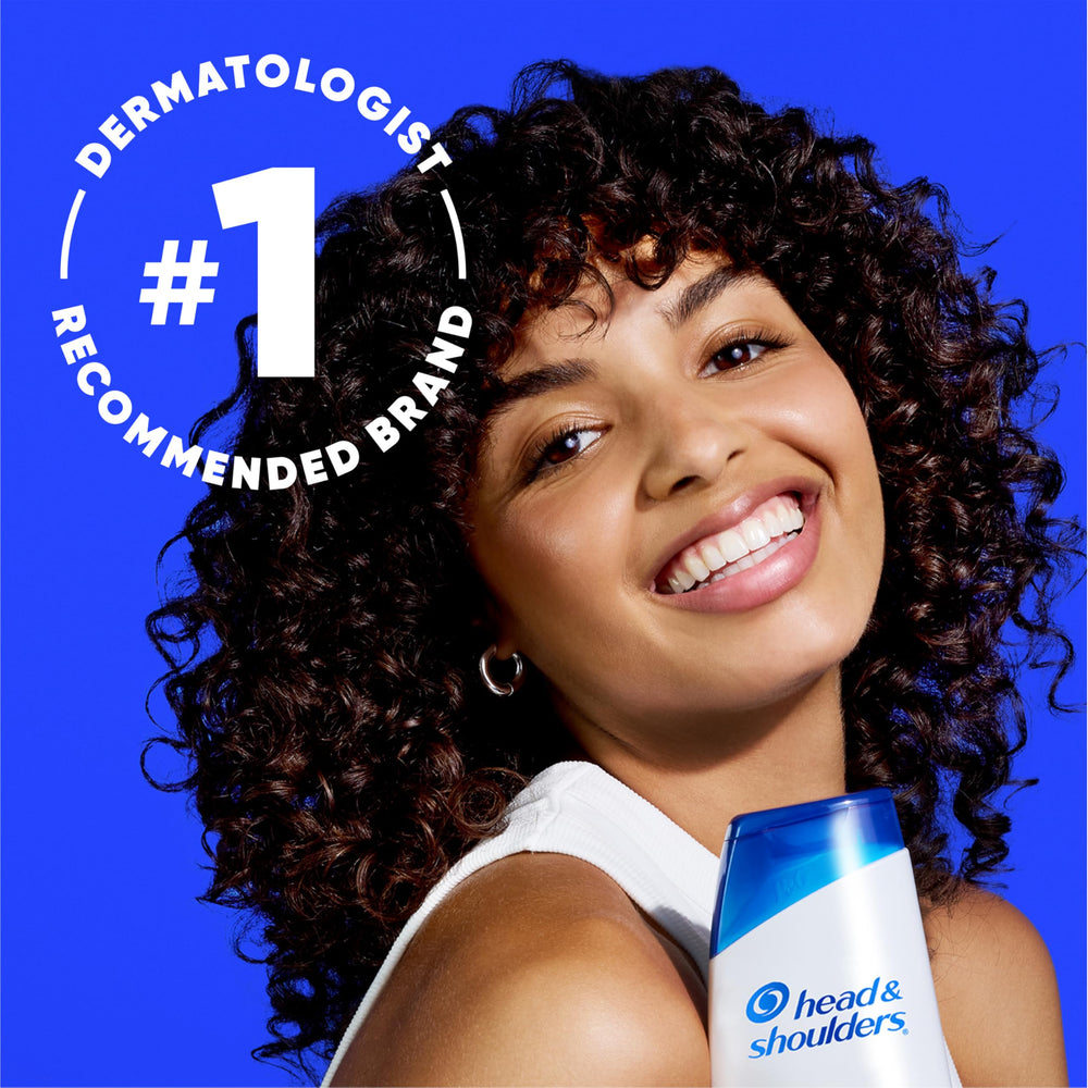 Head & Shoulders rich lather close-up demonstrating cleansing action for fresh scalp
