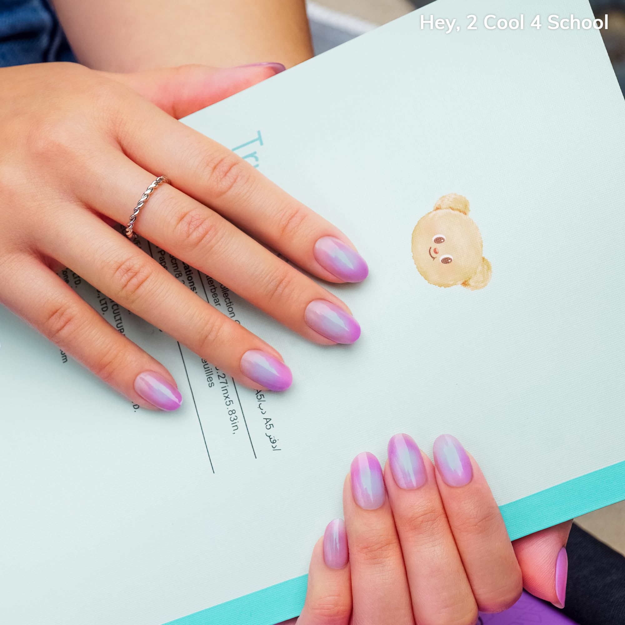 heyhae glossy gel texture detail highlights salon-like shine and durable finish