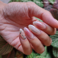 heyhae warming strip with palm to show how strips conform for a custom fit