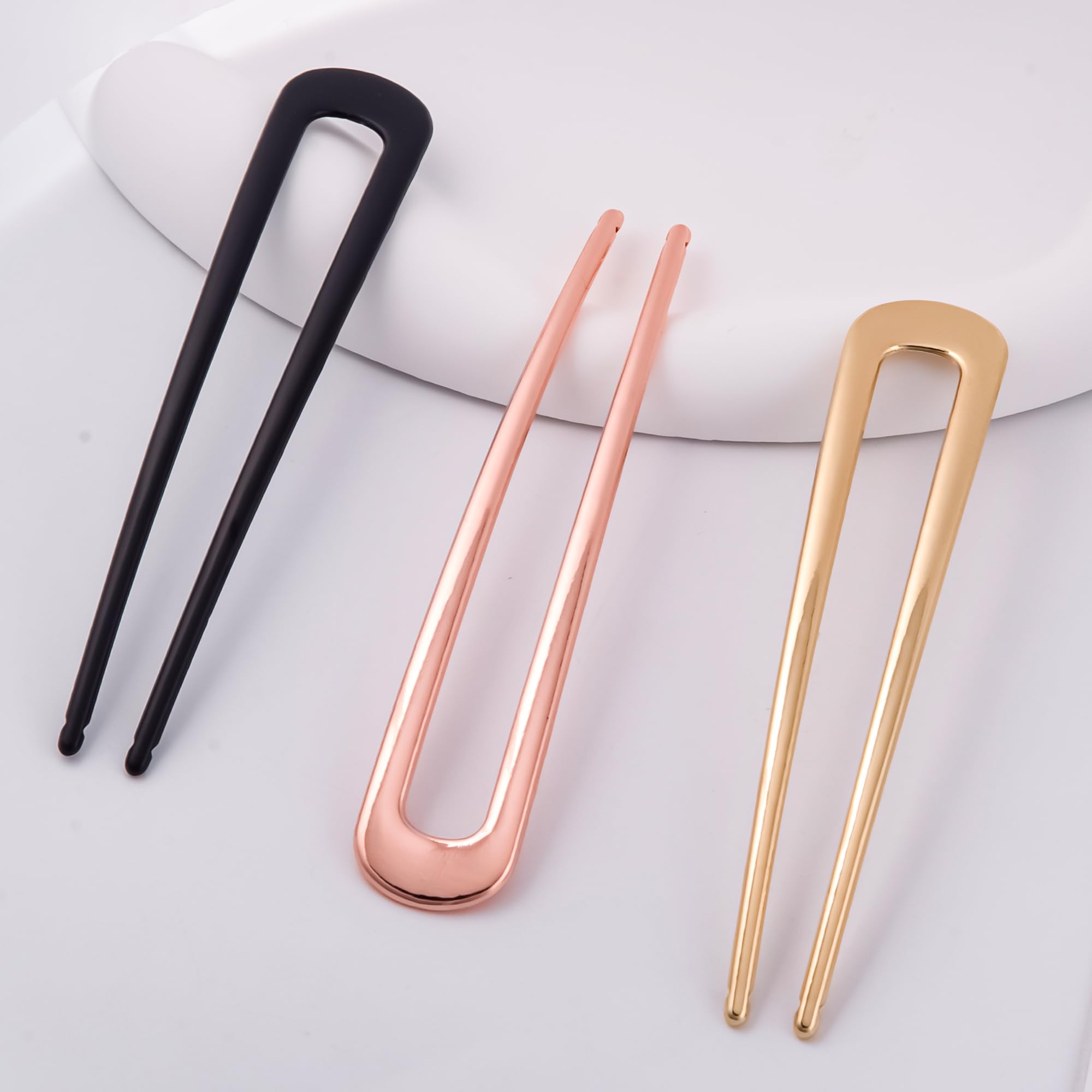 hisial clear storage box holding six pins for tidy travel and organized storage