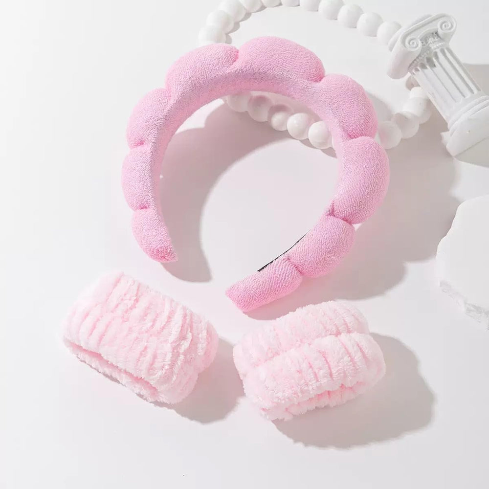 HKOVNE wristbands pair layflat demonstrating absorbent convenience