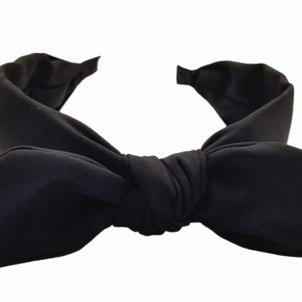 hodooly close-up of knotted bow detail highlighting adjustable styling benefit