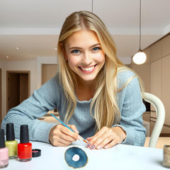 HomTop brush in use painting a nail demonstrating controlled, detailed strokes