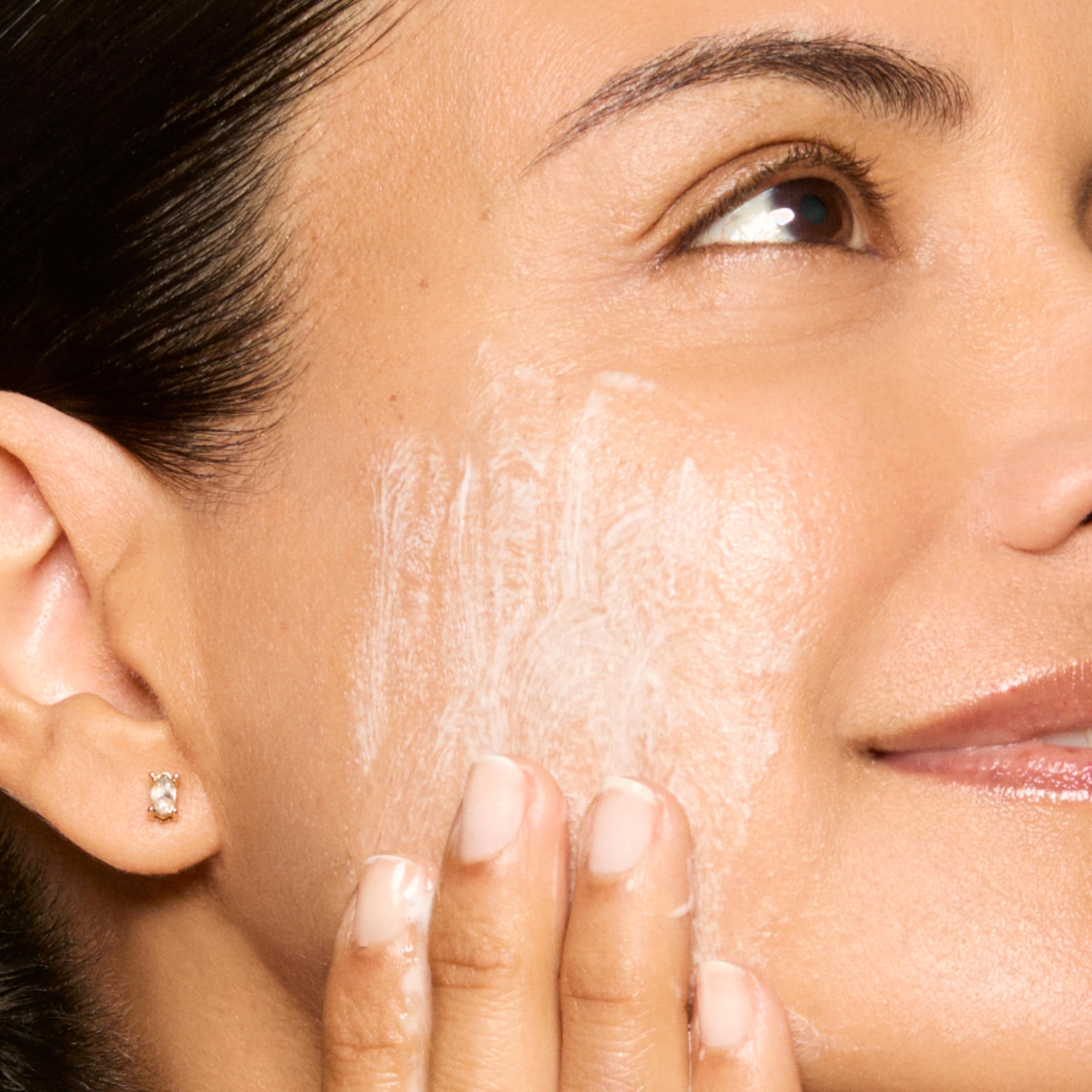 Honest Beauty ingredients chamomile calendula splash emphasizing calming benefits