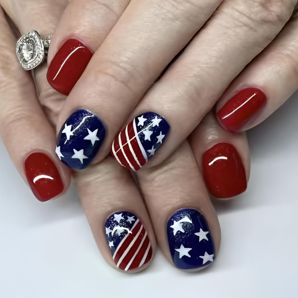 HPYFOI front packaging showing 24-piece patriotic nail kit for easy styling