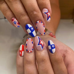 HPYFOI front packaging showing festive press-on nails and kit benefits