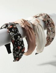 Huachi fabric texture close-up showing stretch and gentle material for comfortable wear