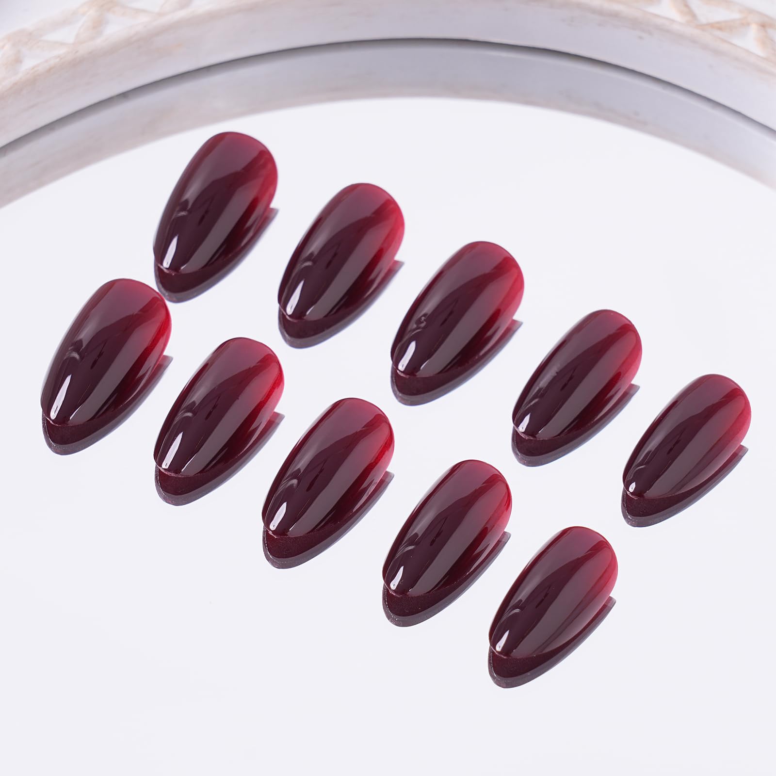 Icebobo close-up of acrylic surface highlighting smooth shine and chip resistance