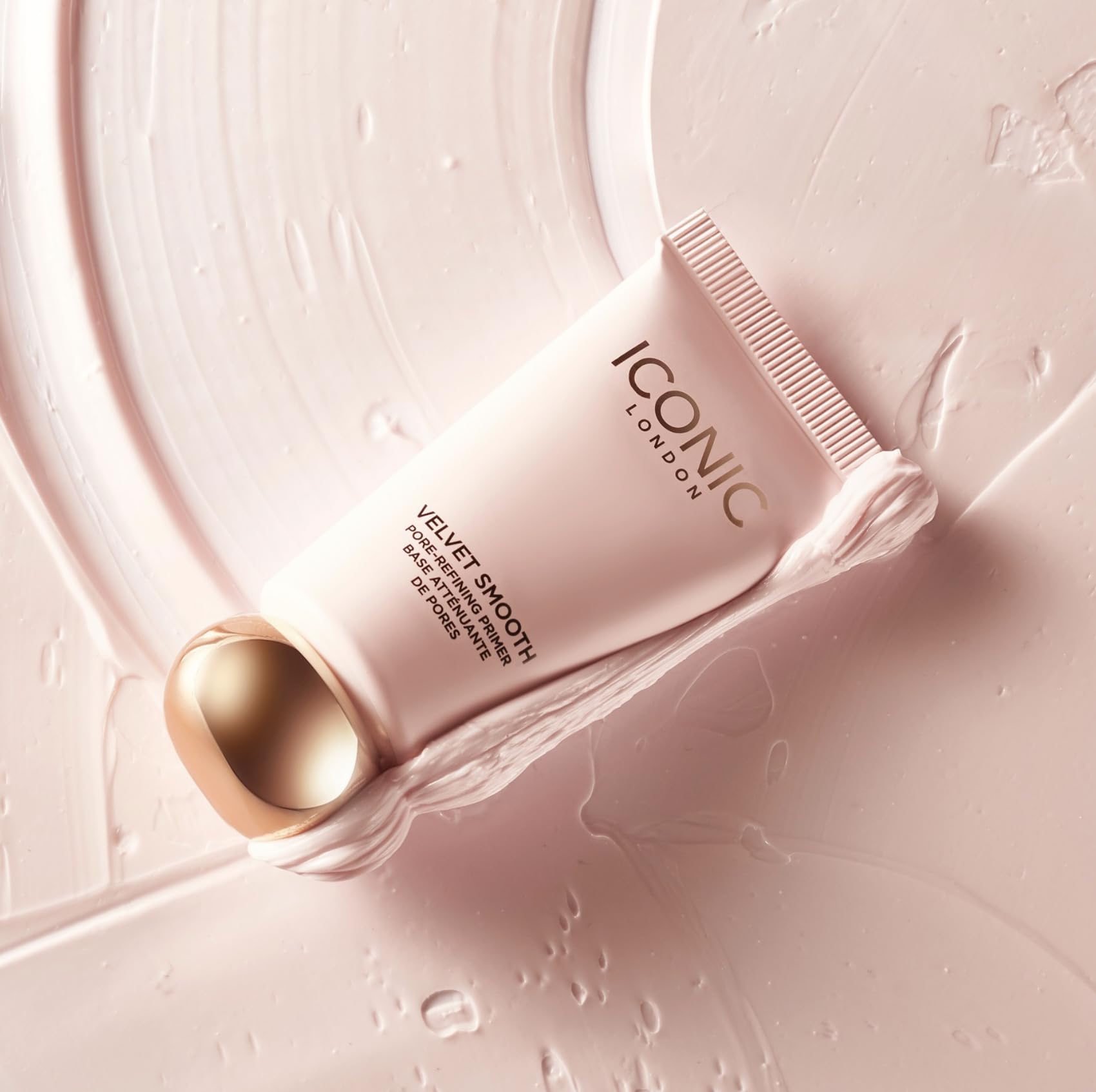 ICONIC LONDON close-up finish showing soft-focus, mattified skin effect