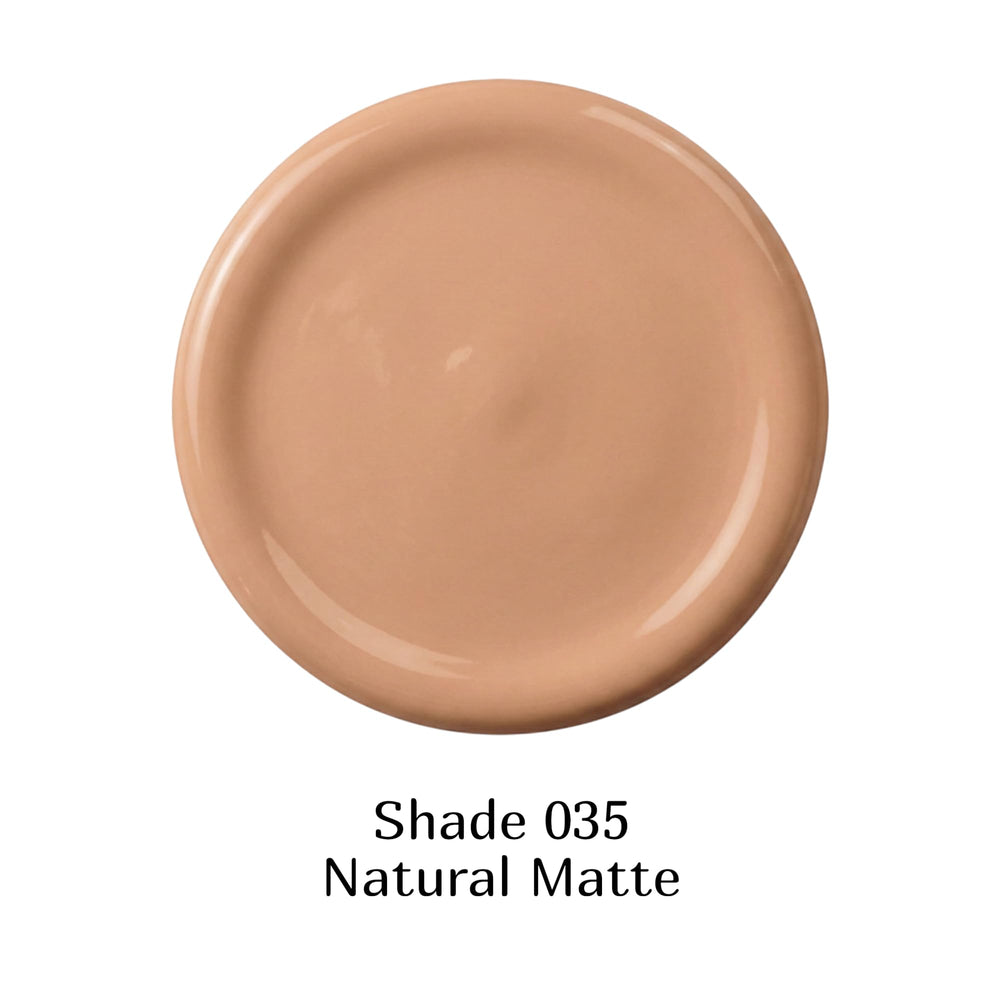 Il Makiage foundation applied on model with brush demonstrating even, matte finish and lasting look