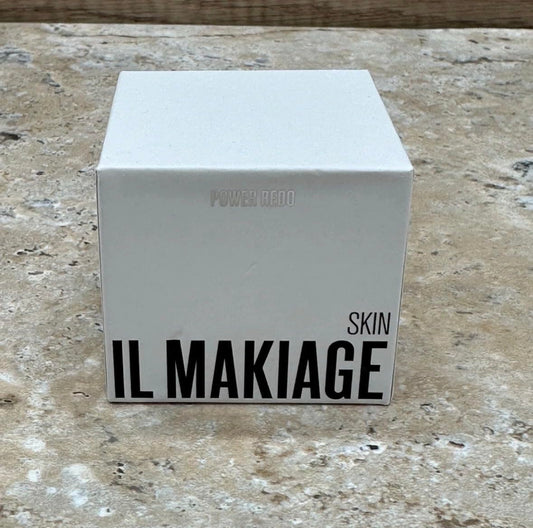 Il Makiage front packaging showing compact 20 ml tube and branding benefit