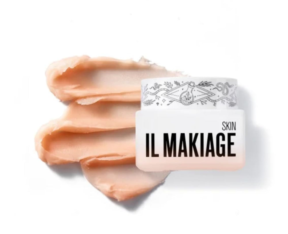 Il Makiage tube beside measuring tape showing 20 ml compact size benefit