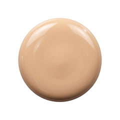 Il Makiage pump dispensing foundation texture, demonstrating smooth blendability