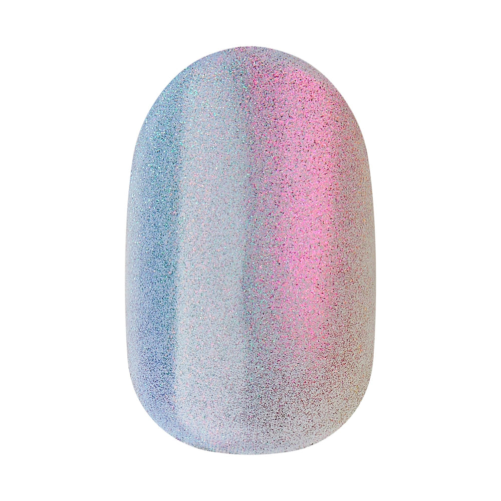 imPRESS Kiss nail held between fingers showing scale and quick application