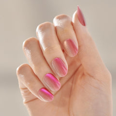 imPRESS pearlescent nail close-up highlighting chrome-like high gloss finish