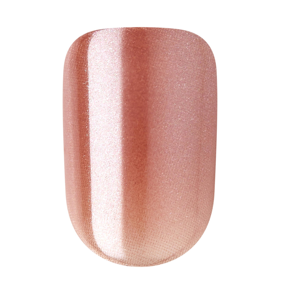 imPRESS lifestyle image of polished hands wearing 'Last Call' pink at an event-ready moment