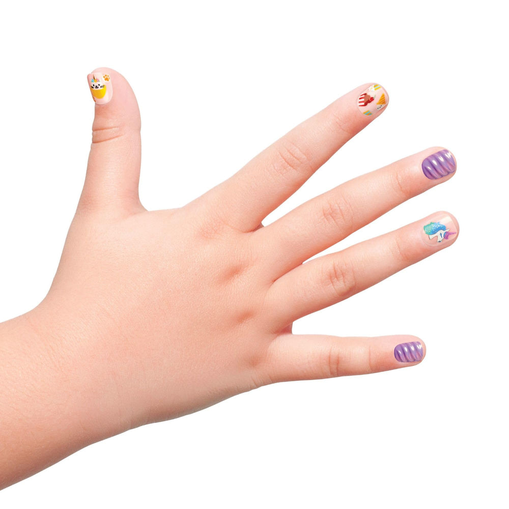imPRESS close-up of pink squoval mini nails revealing smooth finish and comfort