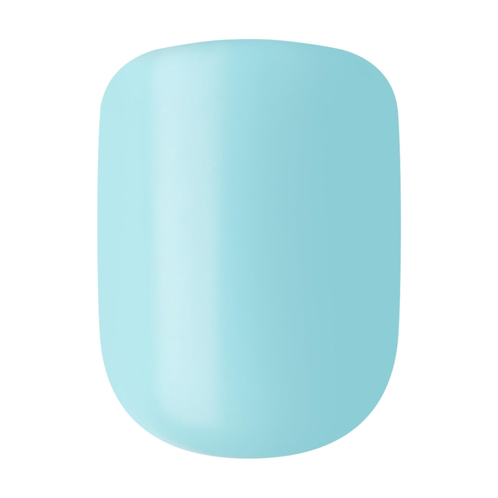 imPRESS mint-to-be worn on hand lifestyle image showing instant polished look benefit