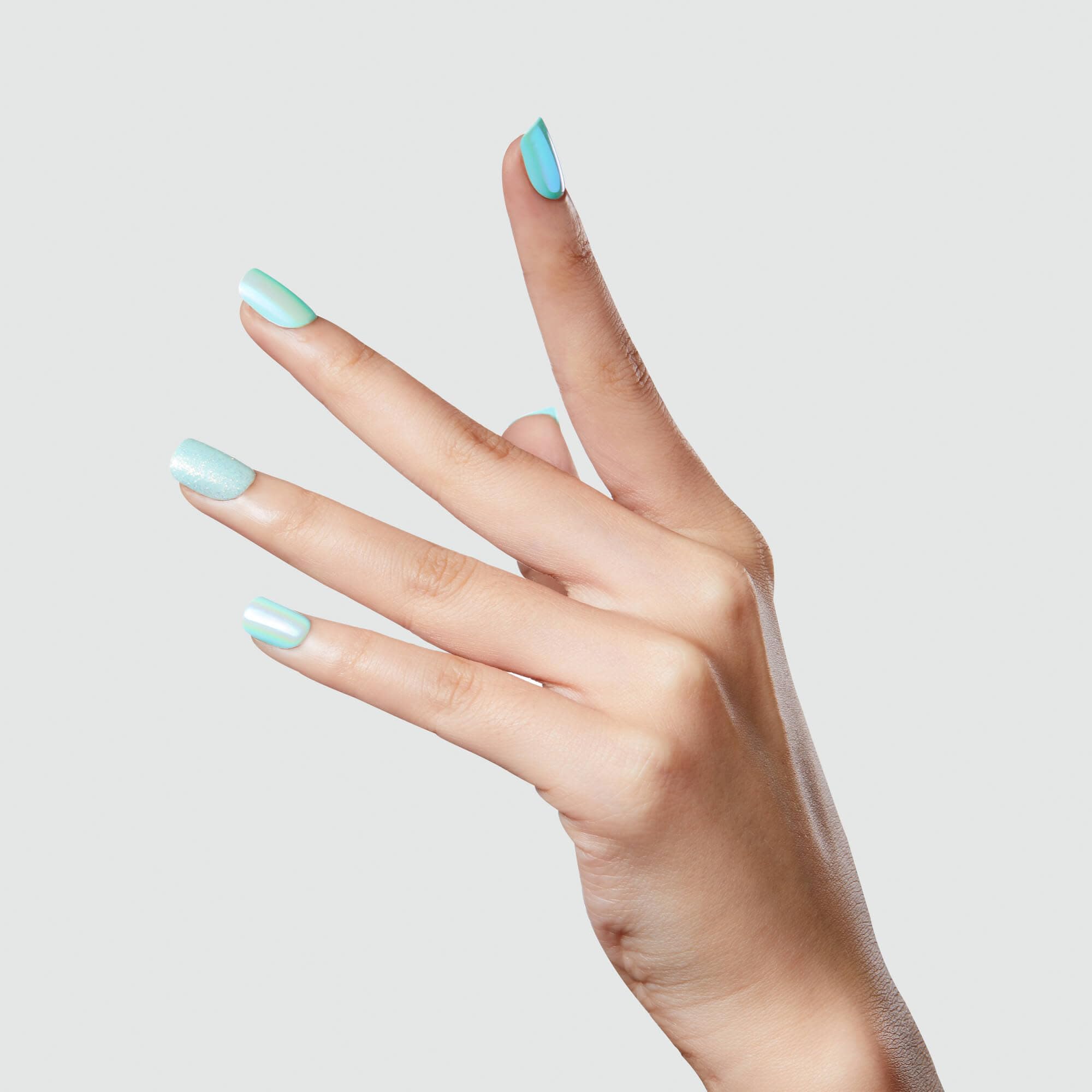 imPRESS close-up of nail curve highlighting PureFit Technology comfort and natural look