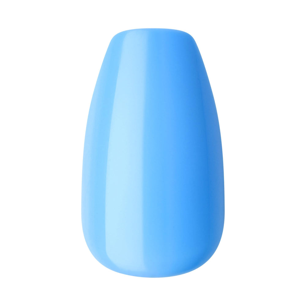 imPRESS serene blue manicure in a lifestyle scene suggesting polished everyday style