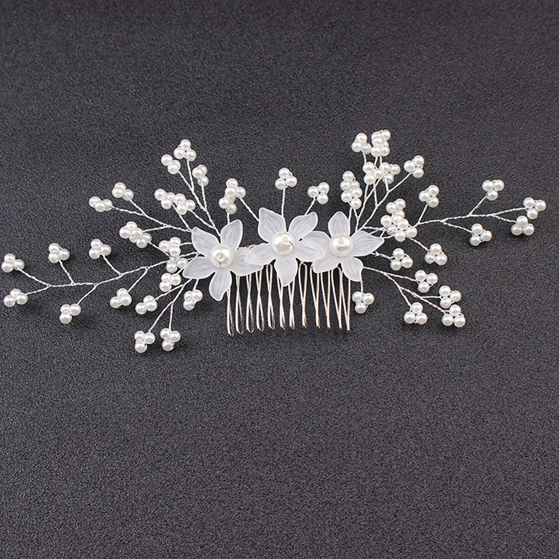 inSowni assortment of U-shaped pins displaying varied lengths for versatile styling.