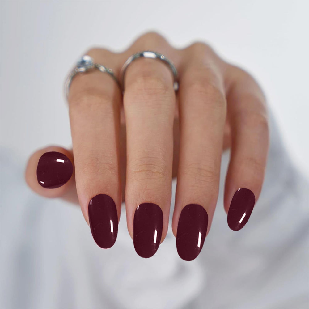 IQXGE cured manicure with high gloss shine, demonstrates durable salon finish