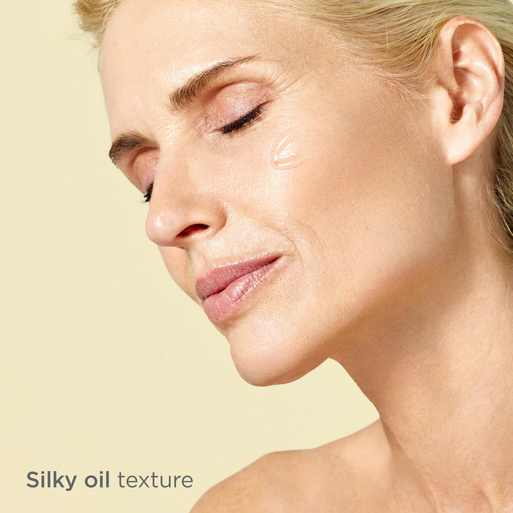 ISDIN close-up of serum texture highlighting hyaluronic hydration benefit