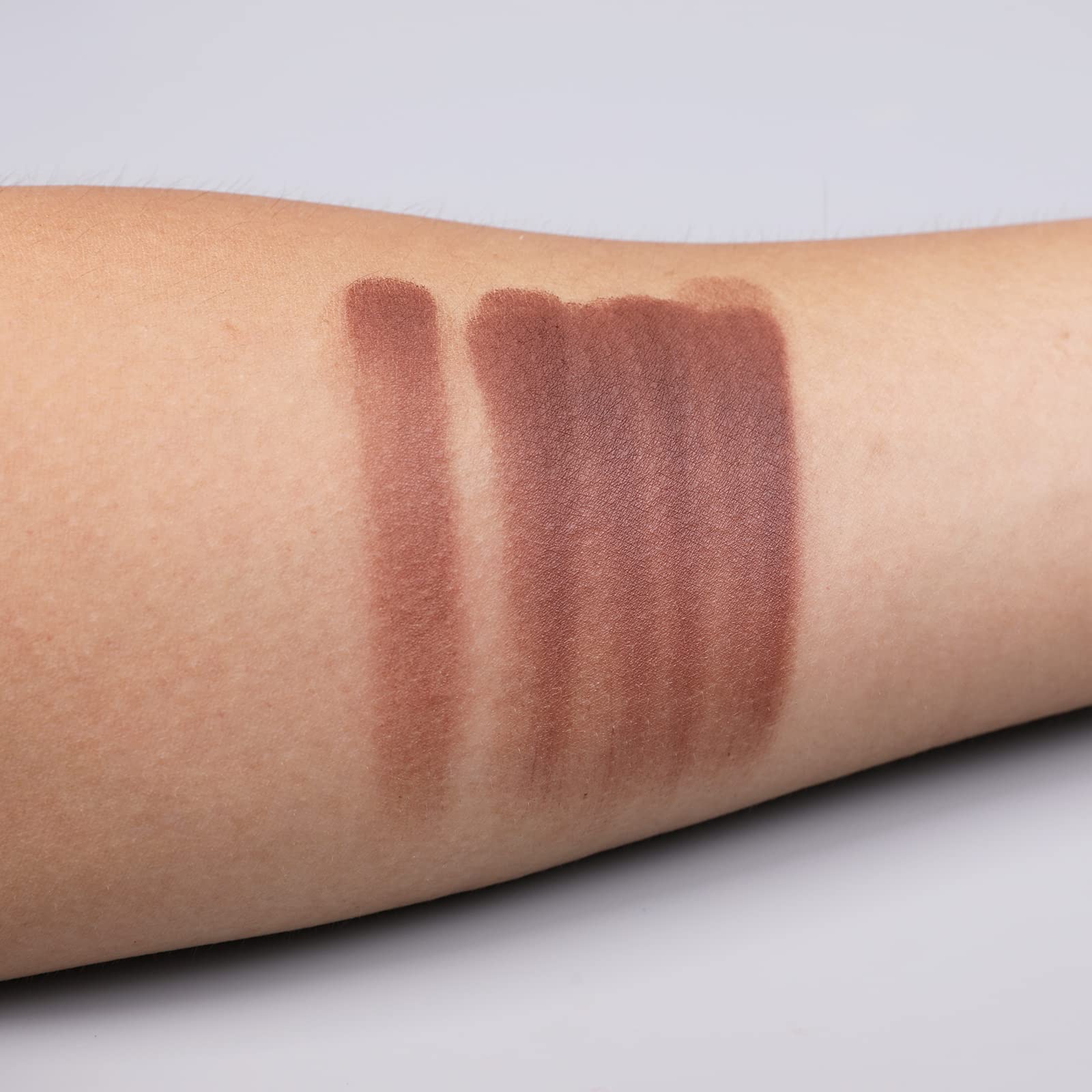 IS'MINE applied in the eye crease demonstrating natural definition