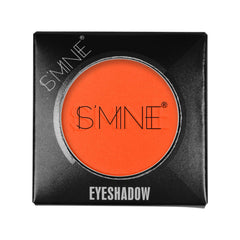 IS'MINE close-up powder texture displaying smooth blendability benefit