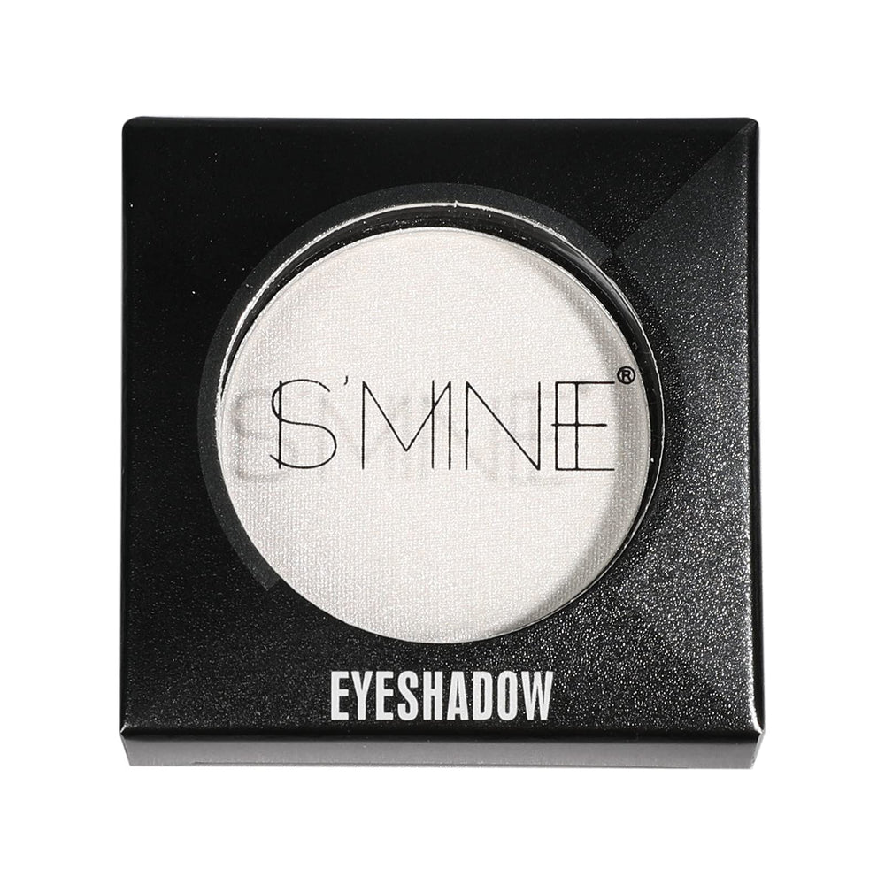 IS'MINE close-up of pressed powder texture highlighting smooth blendability