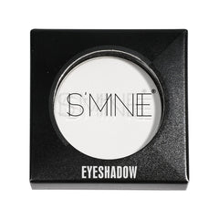 IS'MINE close-up texture of pressed powder demonstrating smooth blendability