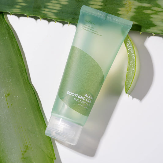 IsNtree aloe gel texture close-up highlighting clear cooling, hydrating benefit